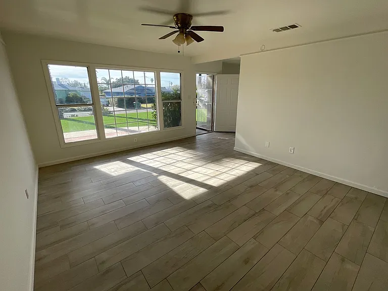 24266 Virginia Ln — Photo 5