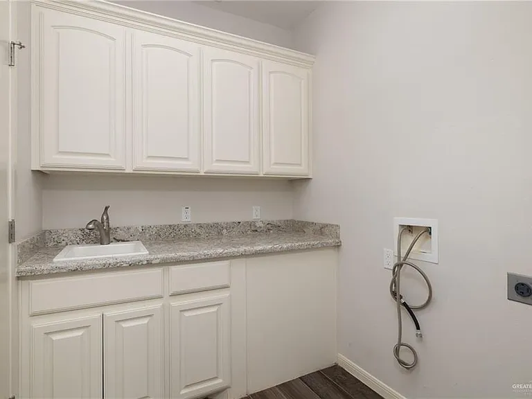4628 Estancia Pkwy — Photo 28