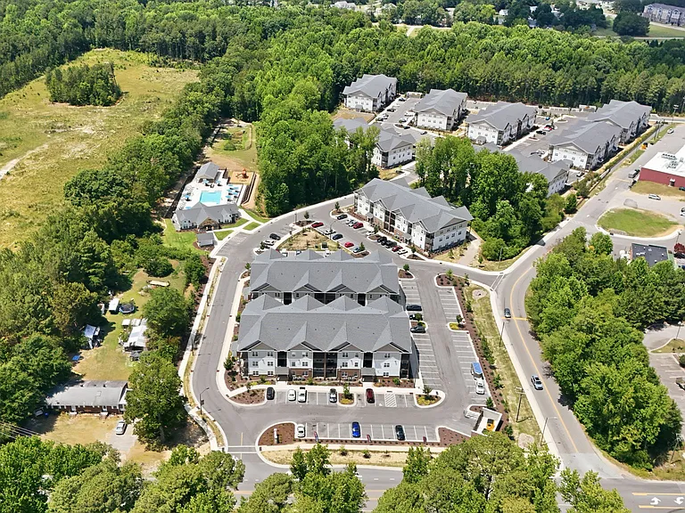 Pine Reserve Apartments — Photo 62