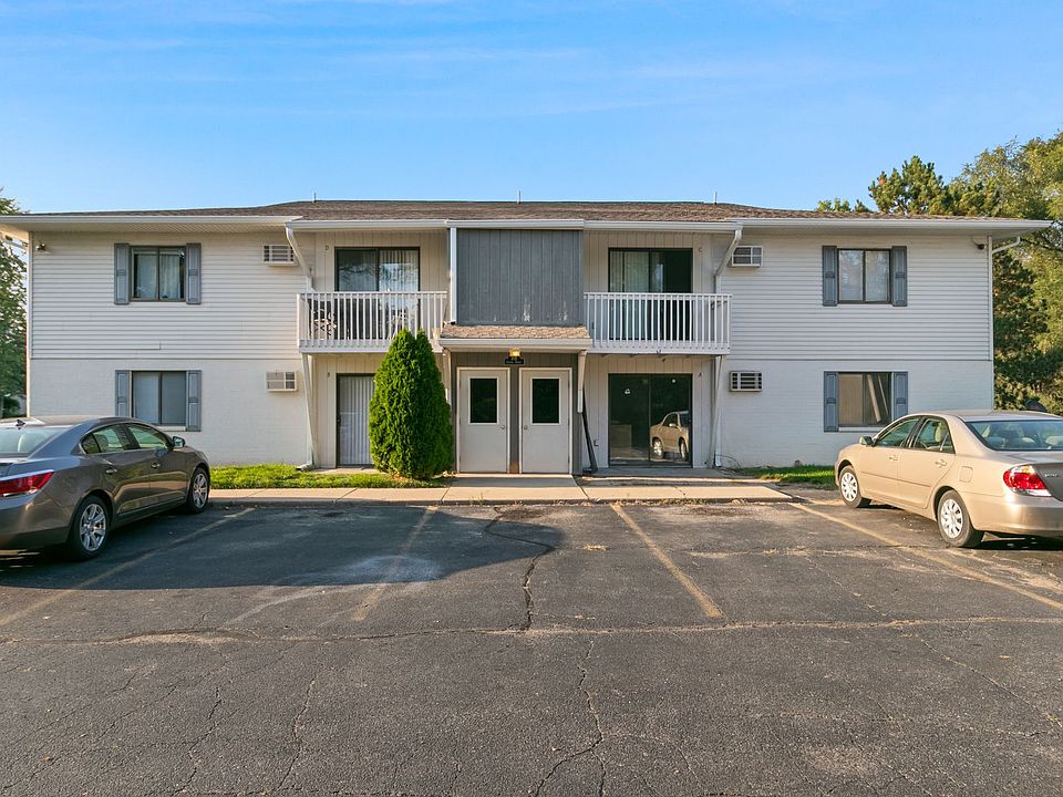 Center Court Apartments 201 N Center St Lowell, MI Zillow