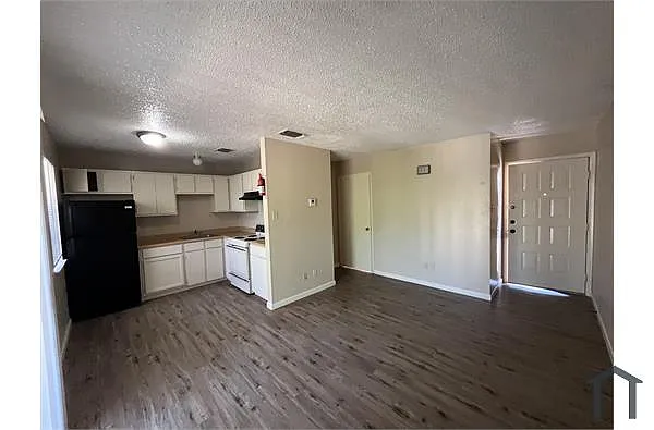Building Photo - 300 Moursund Blvd #10