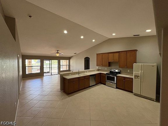 3rd image of 307 SE 1st Pl