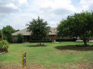 2241 Whispering Hills Dr, Midlothian, TX 76065