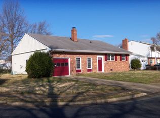 39 Diggs Dr, Hampton, VA 23666