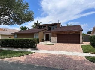 5724 SW 146th Ct, Miami, FL 33183