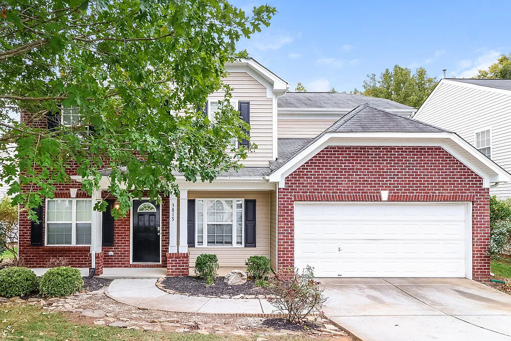 5 bed, 2.5 bath, 2575 sqft, $2,650 — Photo 1