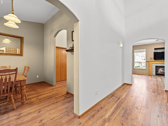 5th image of 18517 SE 43rd Ln