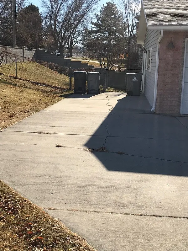 2 bed/1 bath Great Location! ALL Utilities Included — Photo 2