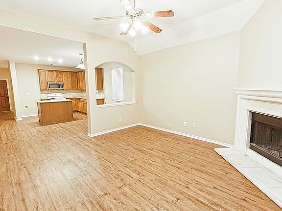 4th image of 4009 Hidden Meadow Ct