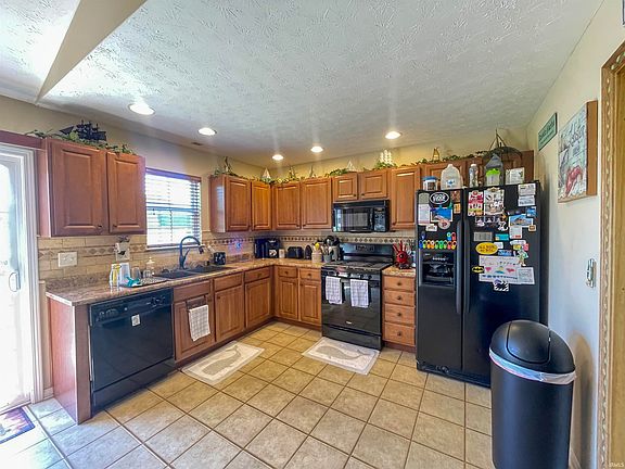 5th image of 5871 Mayfield Ct