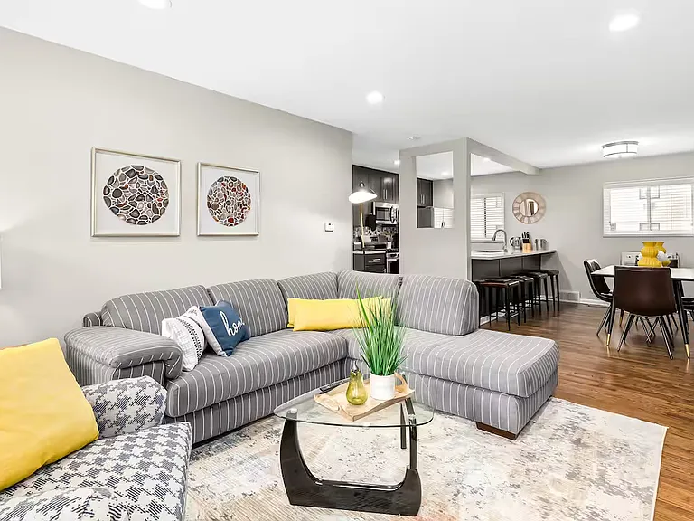 1809 W Farnum Ave #3 — Photo 1