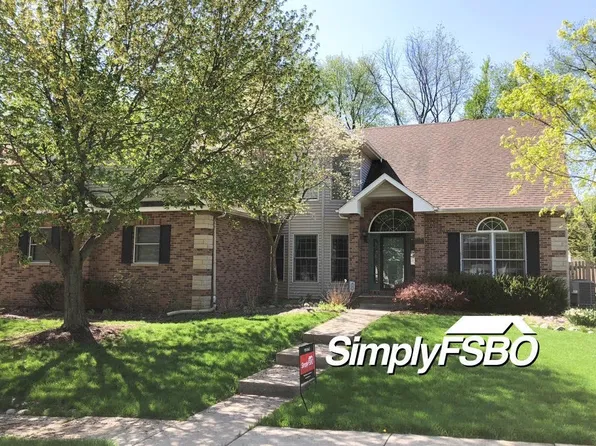 4035 Treeline Dr, Bettendorf, IA 52722