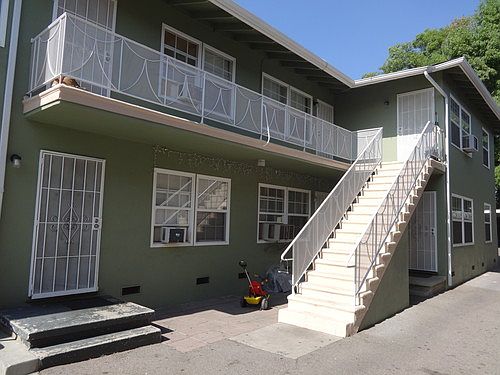 2nd image of 14217 Vanowen St