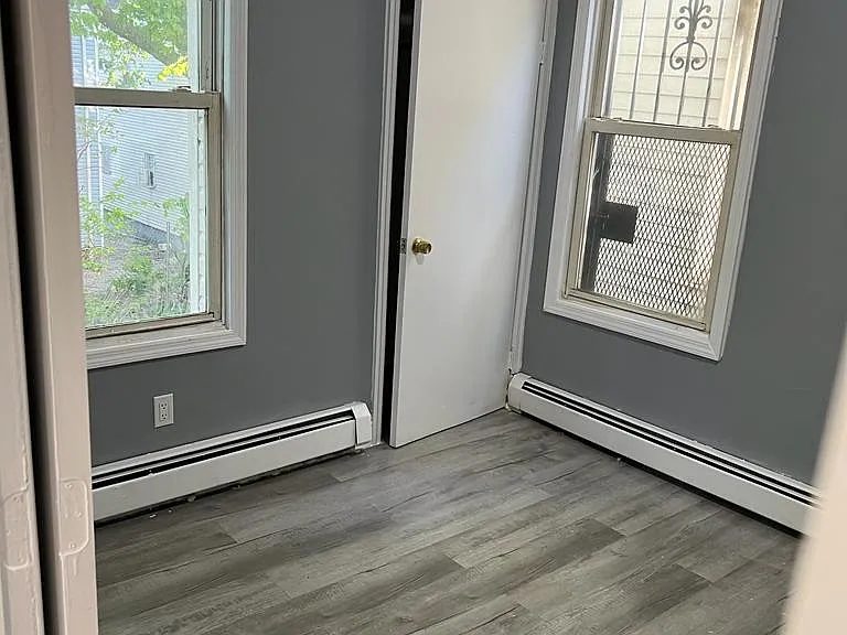 402 S 15th St #2 — photo 3 of 9