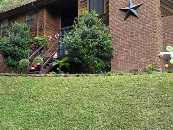 205 Julian Dr, Adger, AL 35006