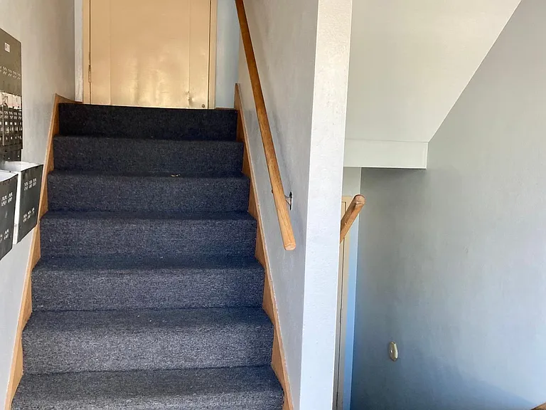 1529 E 38th St #7 — Photo 10