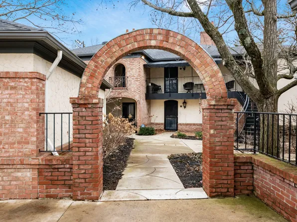 97 Bishop Sq, Bexley, OH 43209
