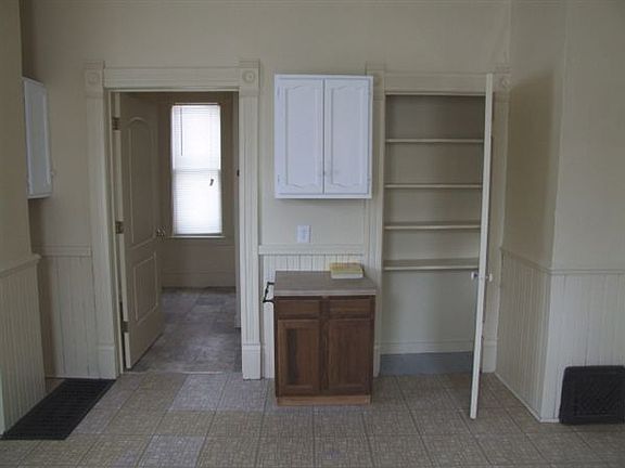 Kitchen pantry