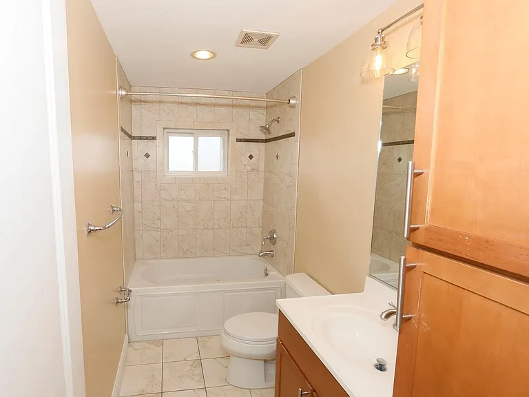 T Street Apartments — Photo 9