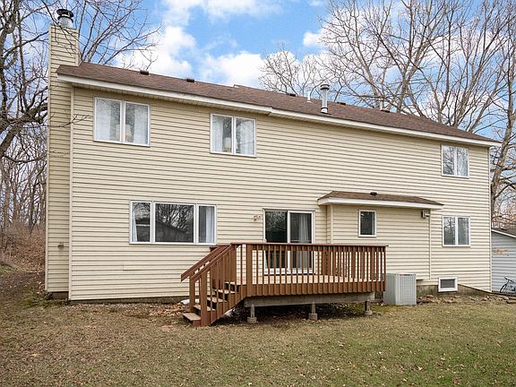 5th image of 2347 Hillwood Dr E