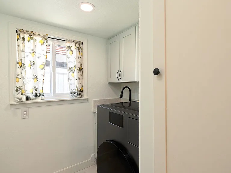 2411 Monaco Dr — Photo 30