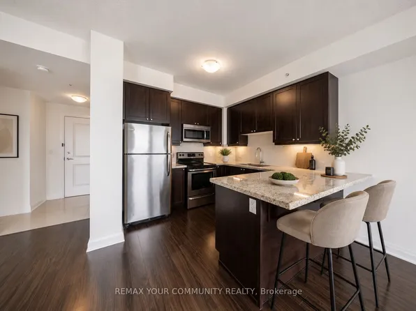 24 Woodstream Blvd #315, Vaughan, ON L4L 8C4