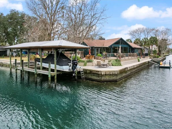 939 SE 4th Ave, Crystal River, FL 34429