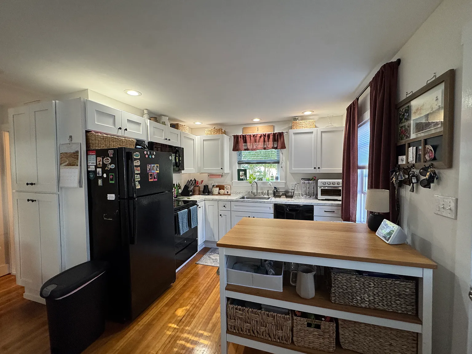 2 bed, 750 sqft, $2,300 — Photo 2