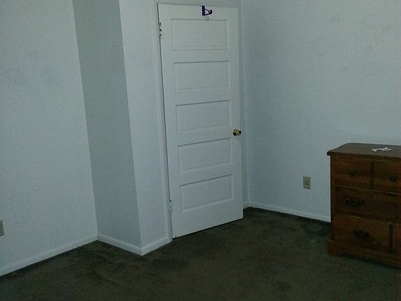 3rd image of 410 Donner Ave APT 3