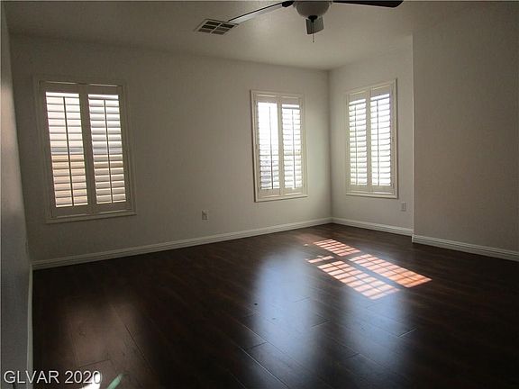 4th image of 8052 Dutch Villas St