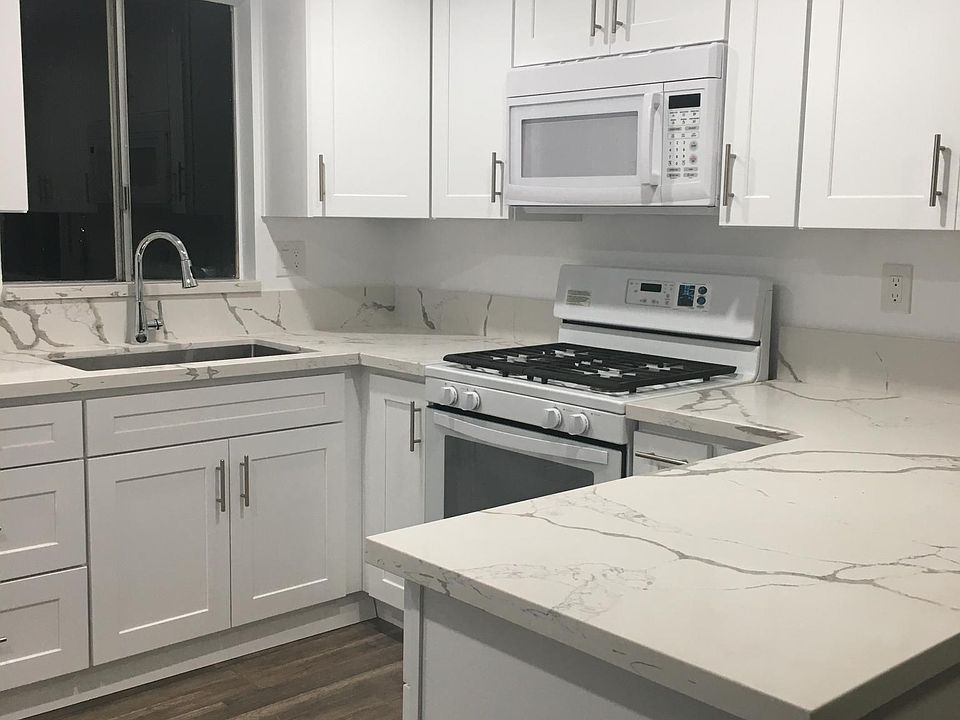 1st image of 147 Rosemont Ave #3