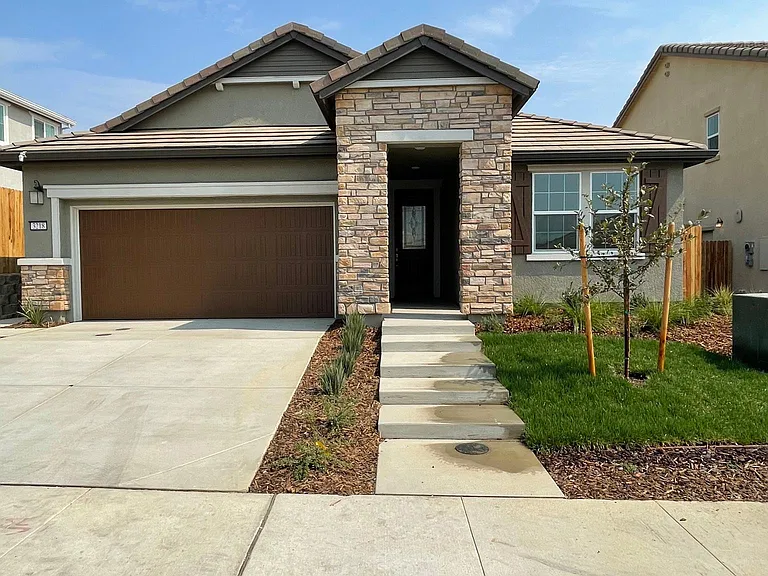 3218 Dragonfly Way — Photo 1