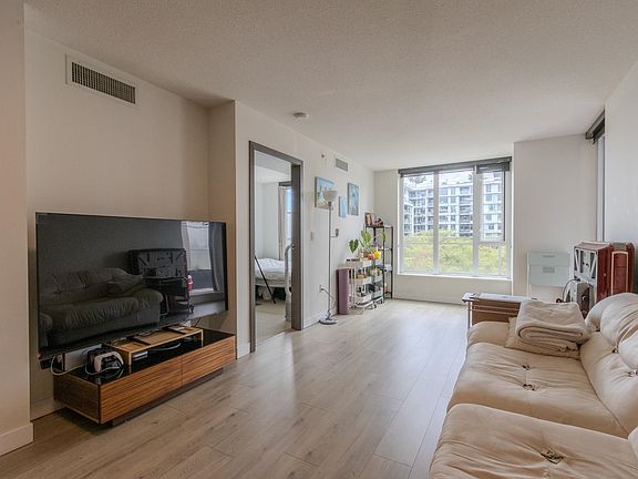 5th image of 8988 Patterson Rd #631
