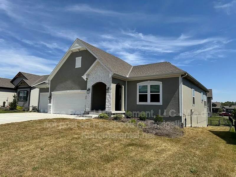 3 bed, 2.0 bath, 1725 sqft, $2,995 — Photo 3