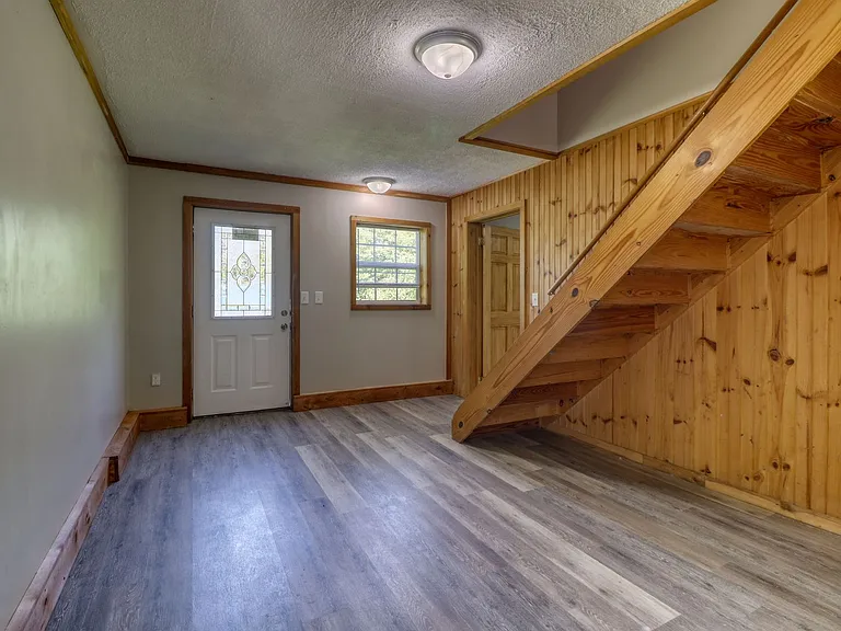 10066 Point Rock Rd — Photo 7
