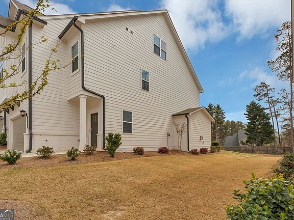 3rd image of 1393 Halpern Ln NW