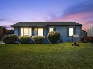 1418 Meadowbrook Blvd, Racine, WI 53405