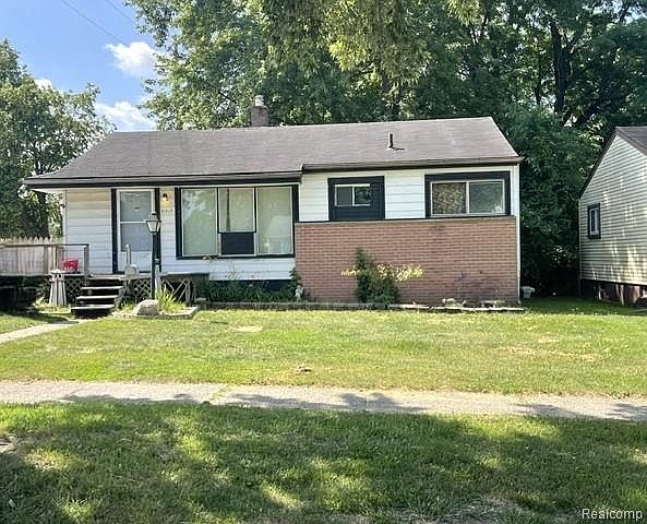 1st image of 31415 Glen St