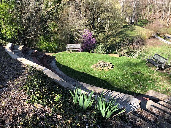 Amphitheater, fire pit