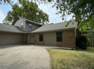 2306 NE Garden Ln, Lawton, OK 73507