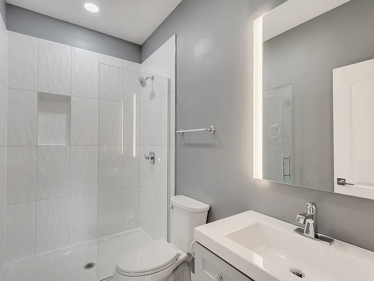 6418 S Champlain Ave #2 — Photo 14