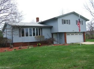 7610 Royal Ridge Dr, Parma, OH 44129