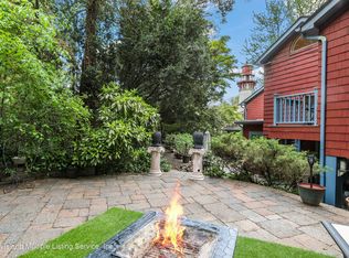 435 Edinboro Rd, Staten Island, NY 10306