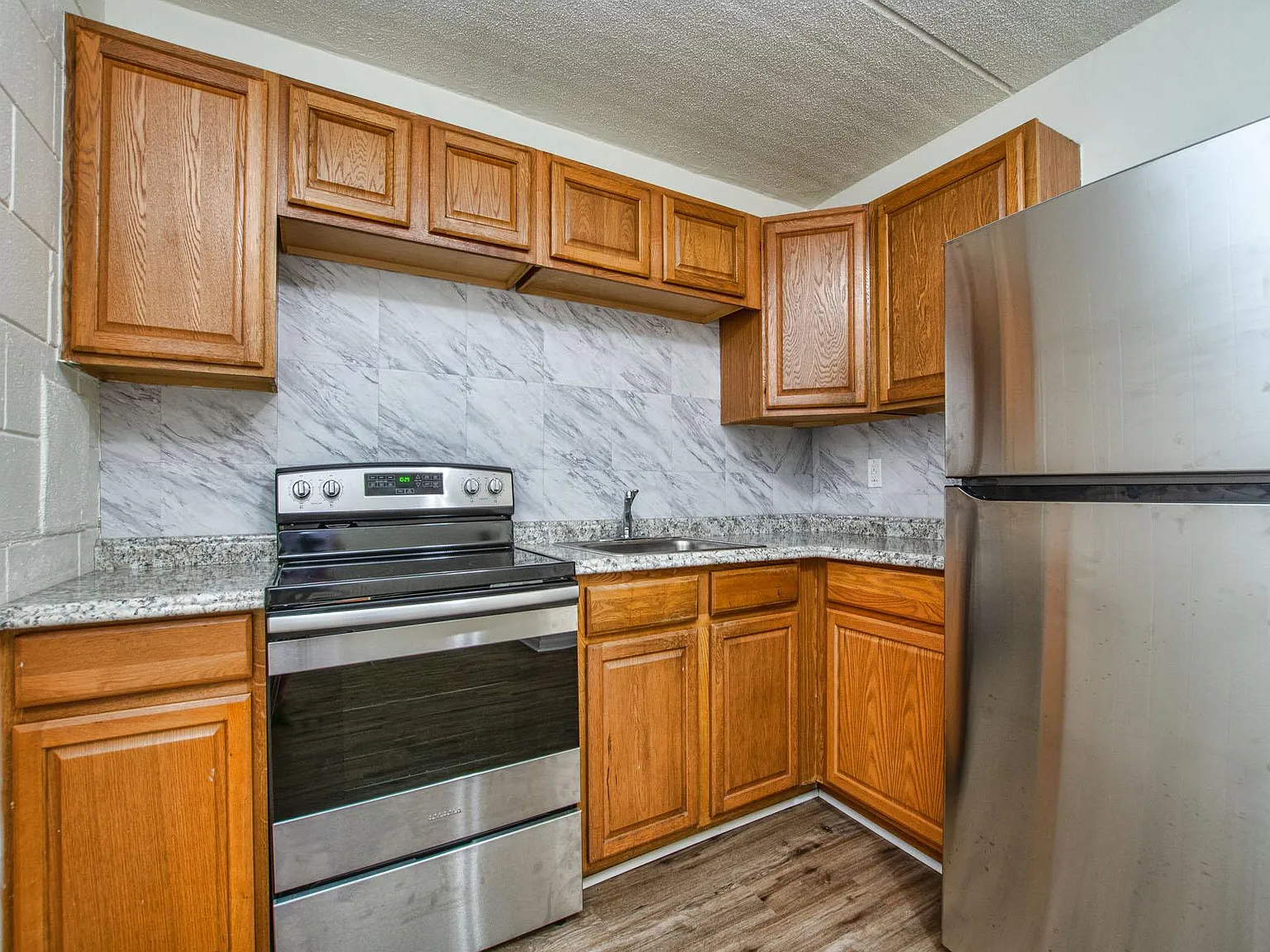 2 bed, 800 sqft, $1,225 — Photo 1