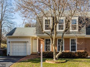 10026 Downeys Wood Ct, Burke, VA 22015