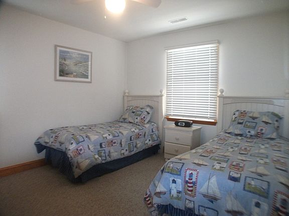 2nd image of 205 38th St #W