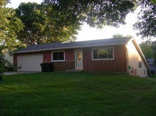 841 Edgewood Pl, Jefferson, WI 53549