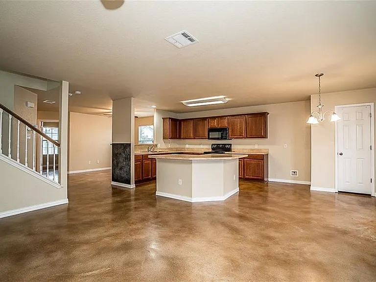 1710 Santa Fe Trl — Photo 4