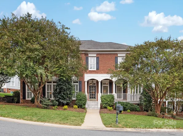654 Vendue Pl, Charlotte, NC 28226