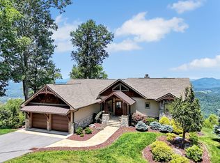 221 Olympia Ln, Waynesville, NC 28786